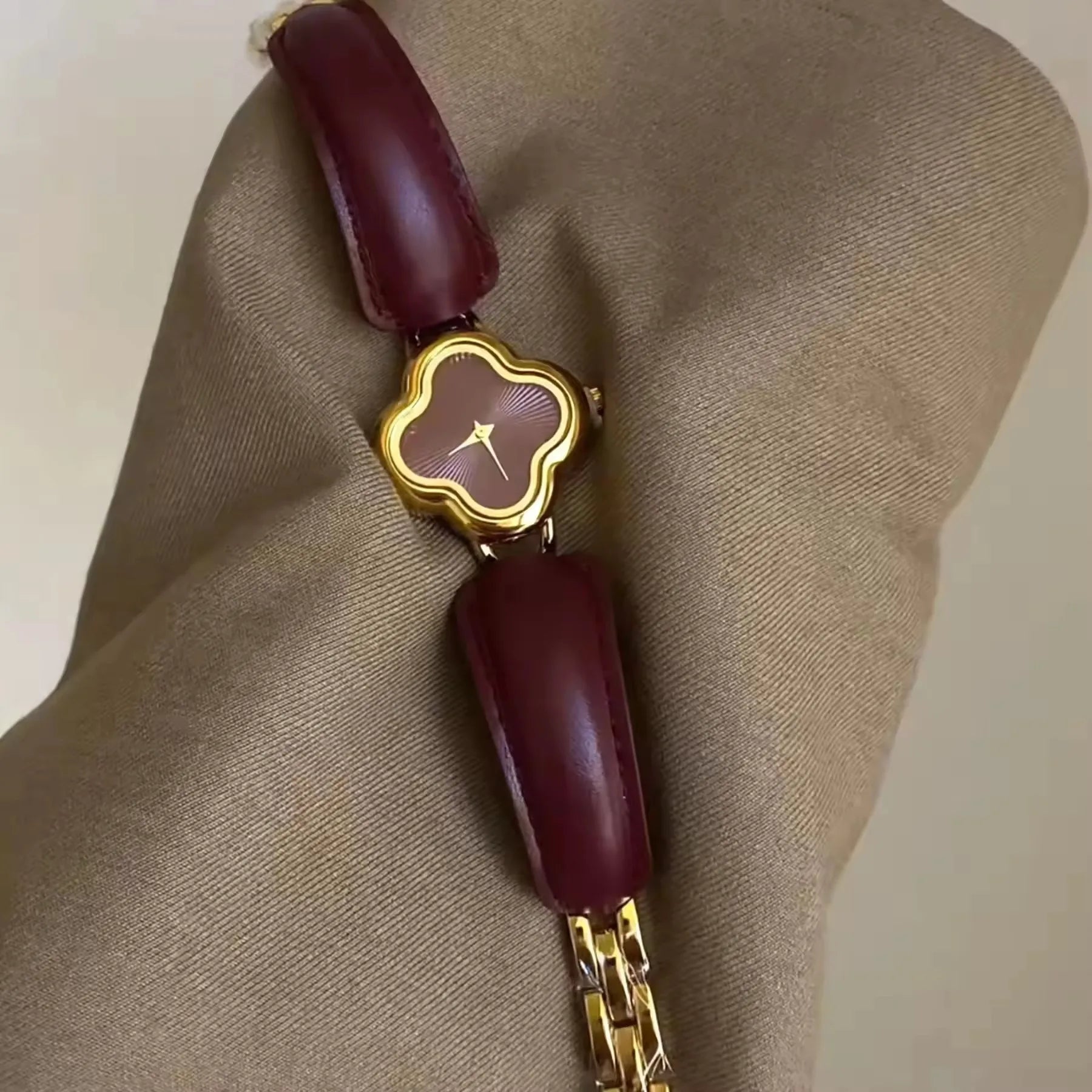 Wholesale of New Niche Light Luxury Vintage Womens Watches With a Chinese Style High-end Foreign Trade and Quartz Watch