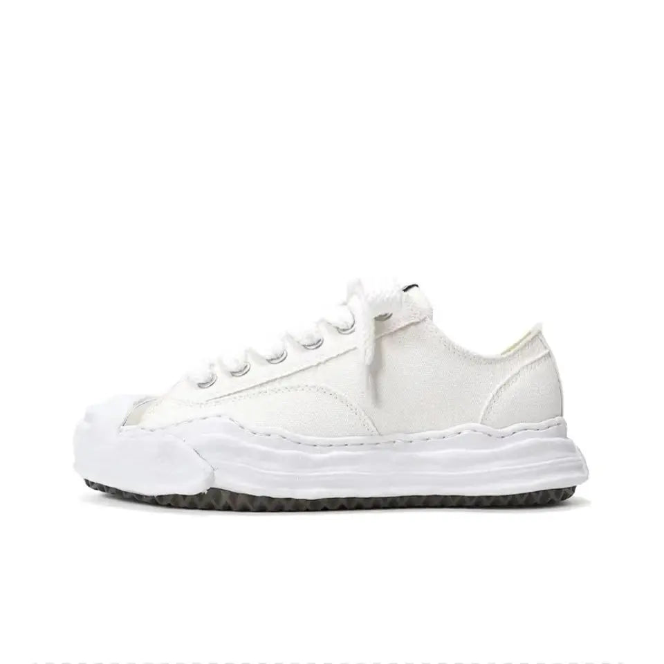 Men's Designer High Quality Chunky Sneakers with Lace-up Closure Mesh Lining Fashionable and Trendy
