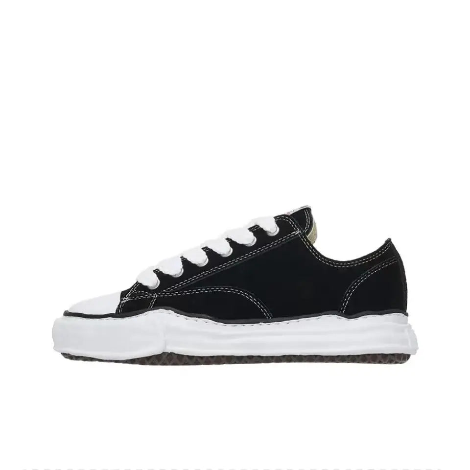 Men's Designer High Quality Chunky Sneakers with Lace-up Closure Mesh Lining Fashionable and Trendy