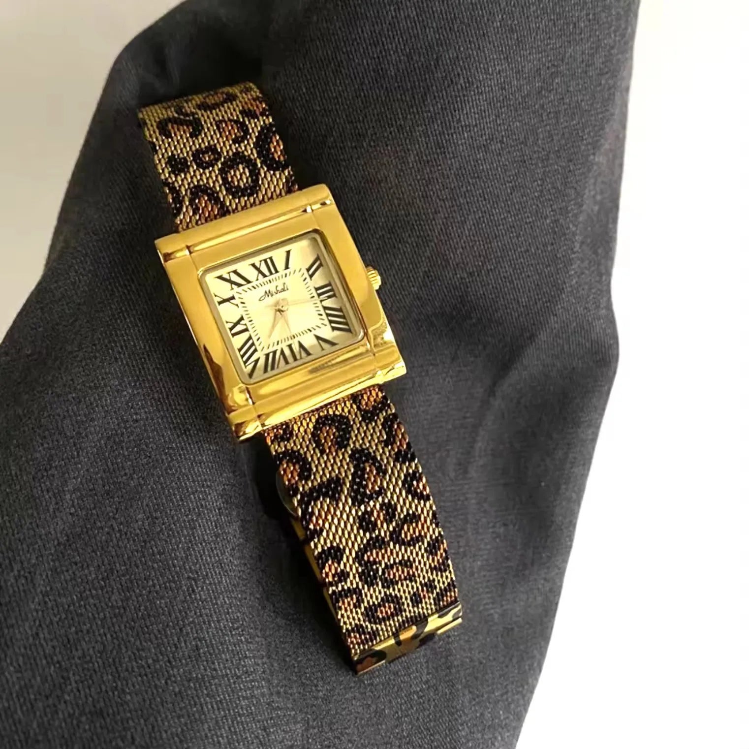 Wholesale of New Niche Light Luxury Vintage Womens Watches With a Chinese Style High-end Foreign Trade and Quartz Watch