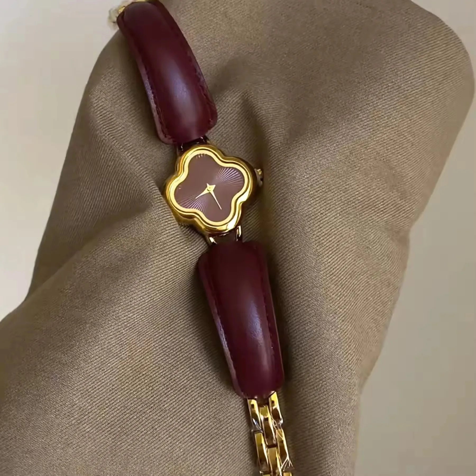 Wholesale of New Niche Light Luxury Vintage Womens Watches With a Chinese Style High-end Foreign Trade and Quartz Watch