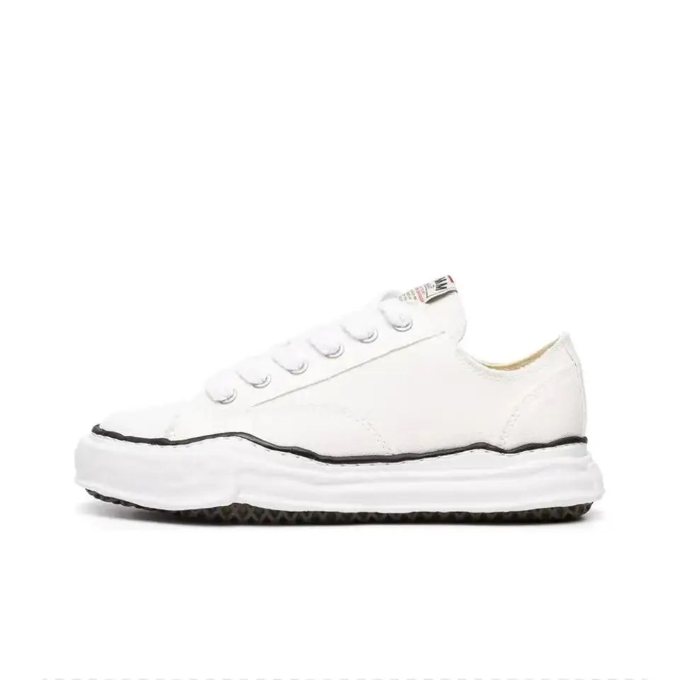 Men's Designer High Quality Chunky Sneakers with Lace-up Closure Mesh Lining Fashionable and Trendy