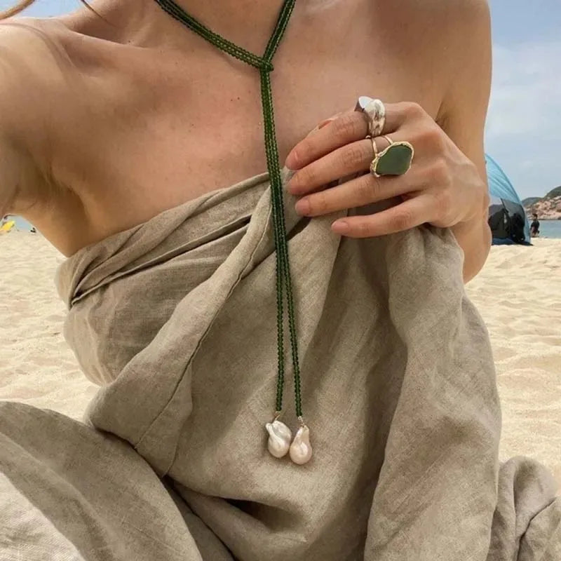 Retro Alien Irregular Baroque Pearl Pendant Necklace for Women Vintage Green Black Crystal Bead Long Necklace Neck Chain Jewelry