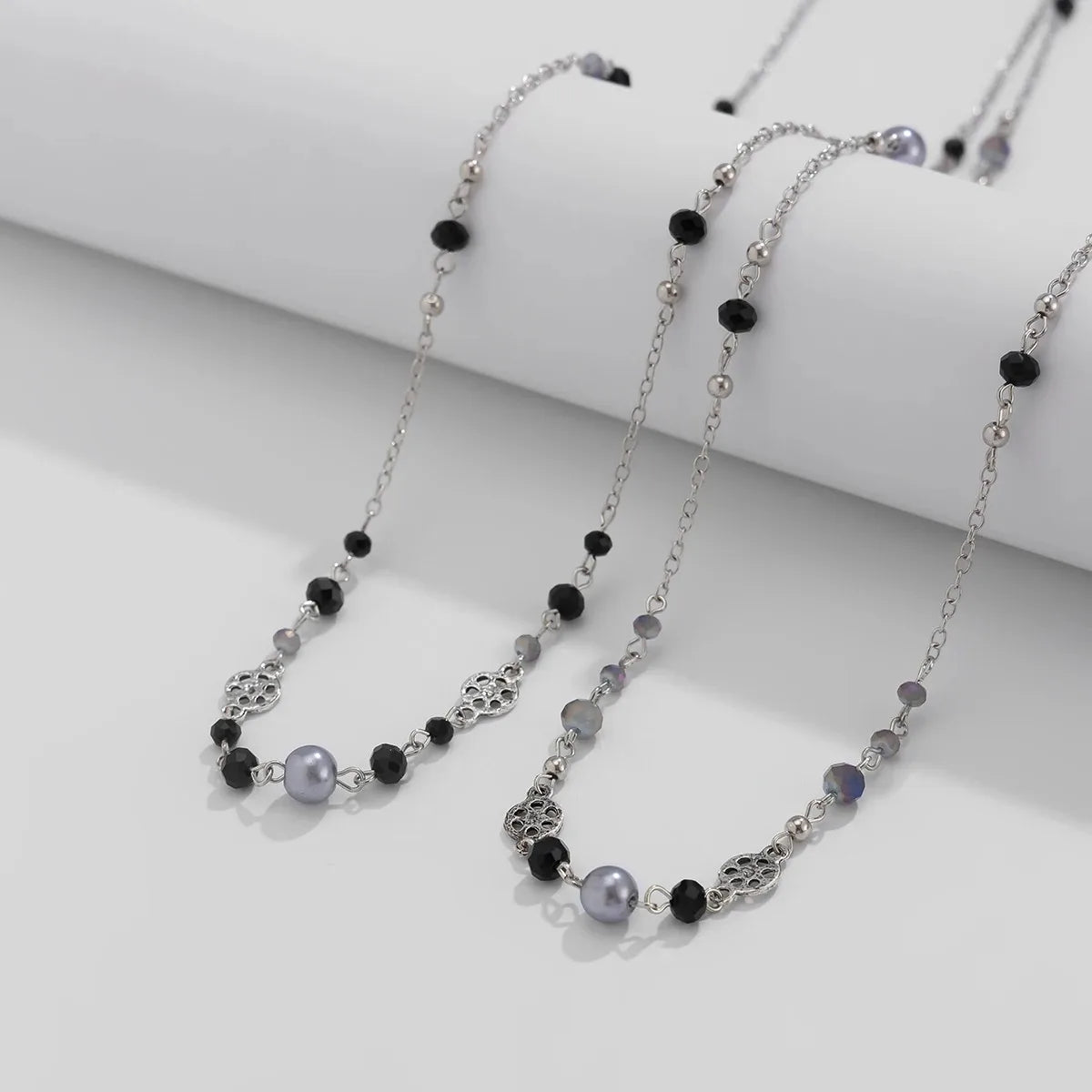 Retro Alien Irregular Baroque Pearl Pendant Necklace for Women Vintage Green Black Crystal Bead Long Necklace Neck Chain Jewelry