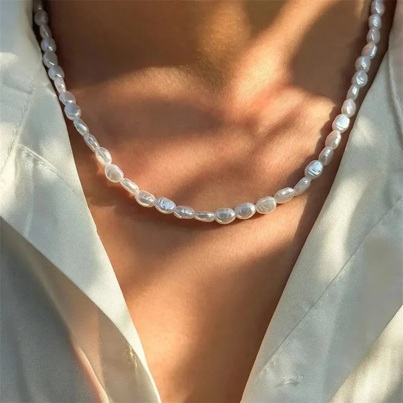 Retro Alien Irregular Baroque Pearl Pendant Necklace for Women Vintage Green Black Crystal Bead Long Necklace Neck Chain Jewelry